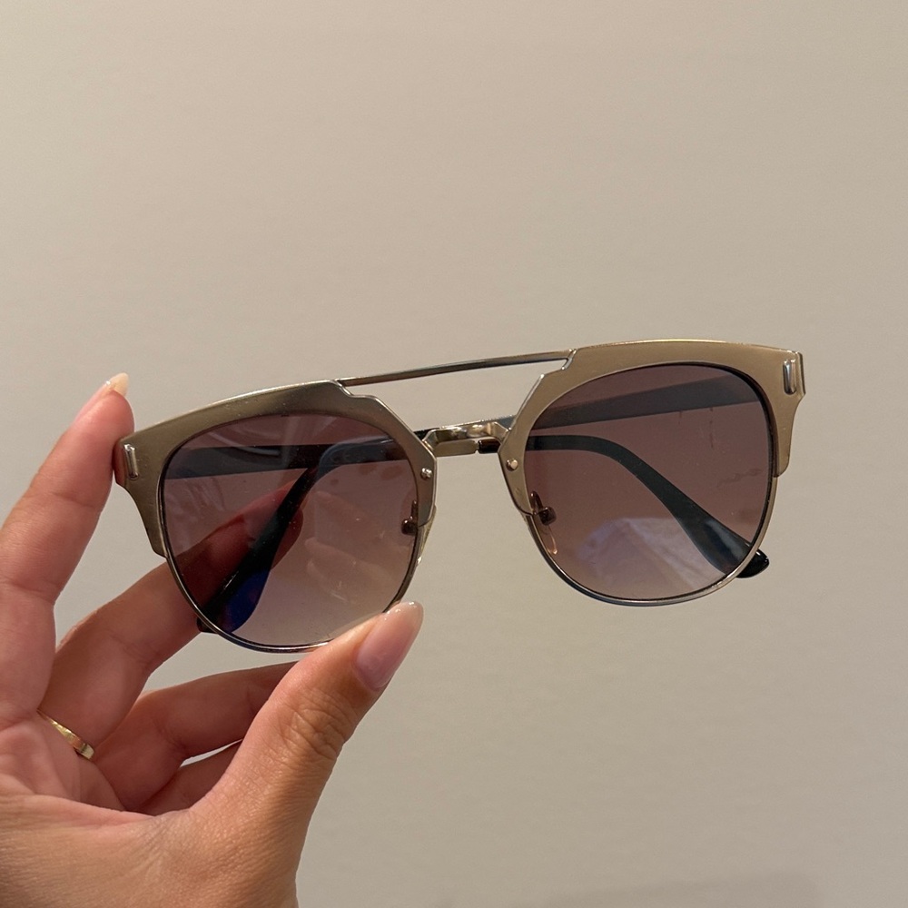 Stylish Gold Sunglasses